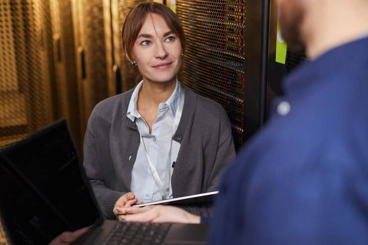 Информация и администраторы баз данных